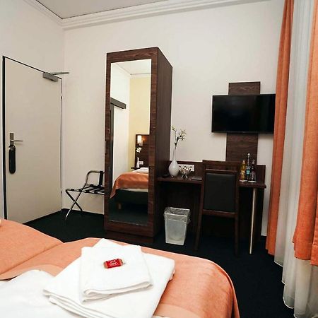 Hotel Little Paris Франкфурт-на-Майні Екстер'єр фото