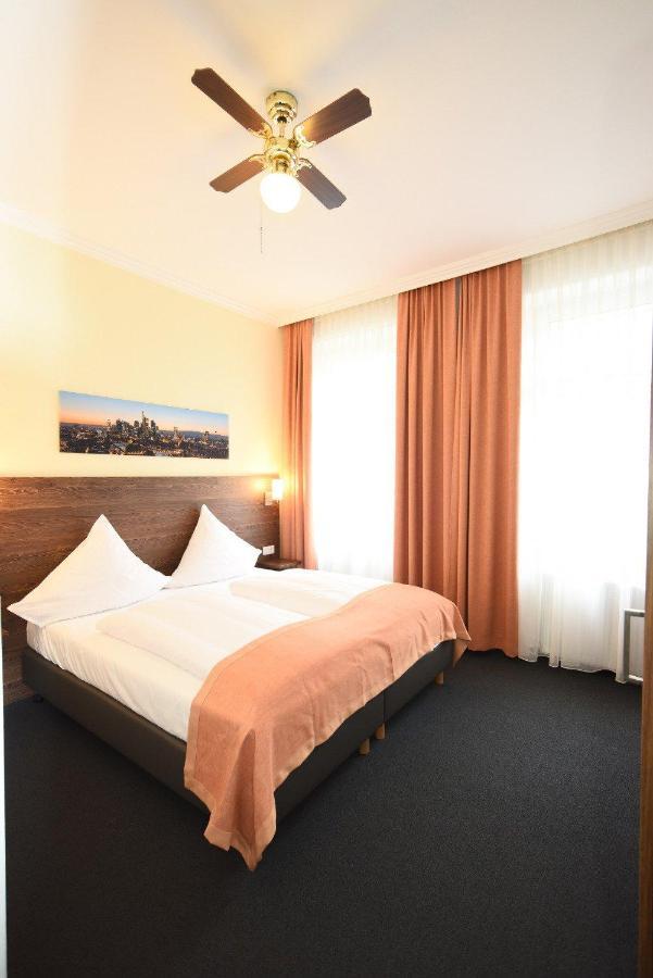 Hotel Little Paris Франкфурт-на-Майні Екстер'єр фото