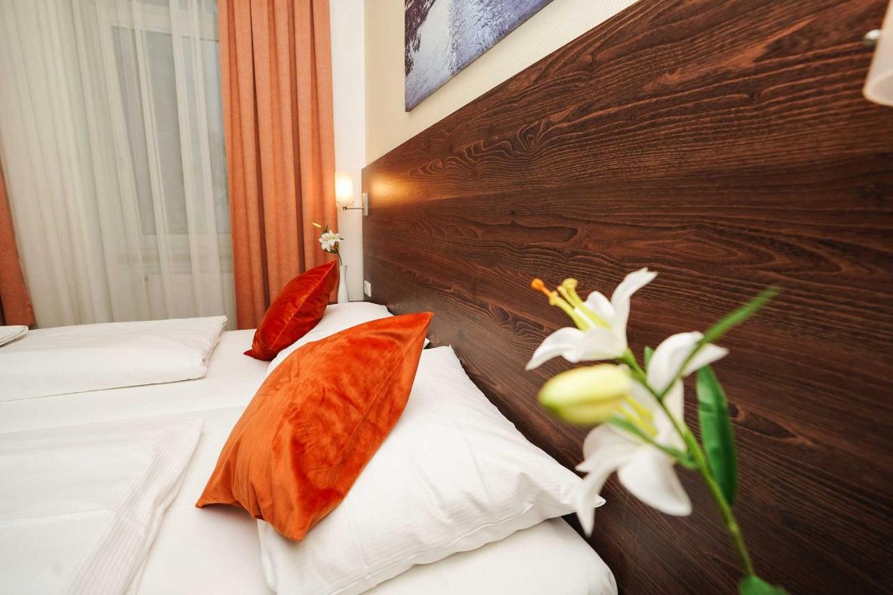 Hotel Little Paris Франкфурт-на-Майні Екстер'єр фото