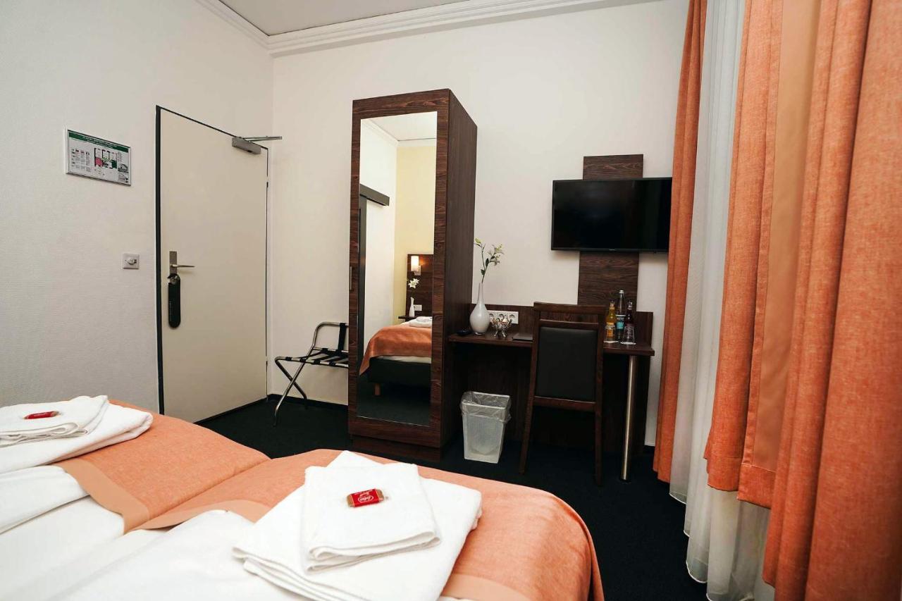Hotel Little Paris Франкфурт-на-Майні Екстер'єр фото