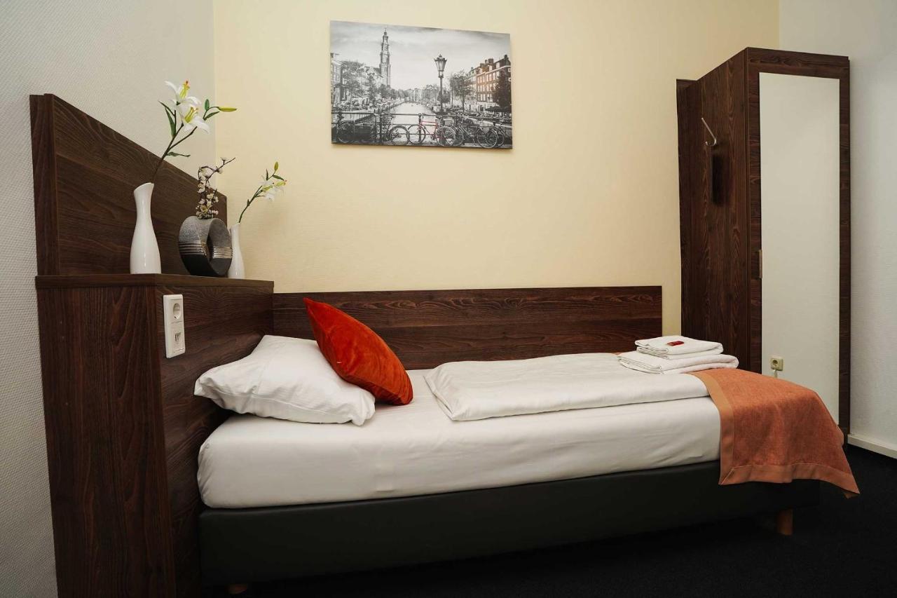 Hotel Little Paris Франкфурт-на-Майні Екстер'єр фото